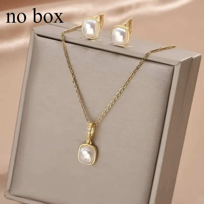 Stainless steel jewelry set with chain
